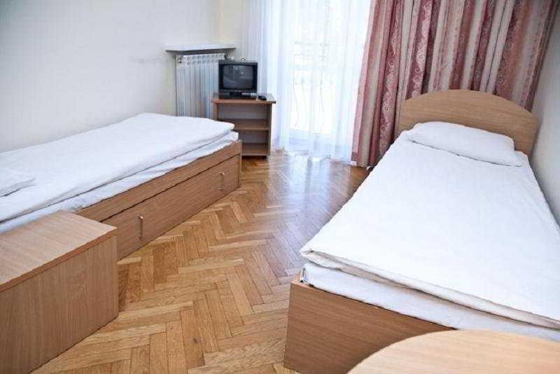 Perla Lesna Nadarzyn Bed & Breakfast Exterior photo